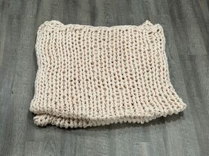 IENJOY HOME Home Collection Premium Chunky Knit Blanket In Blush Pink $199